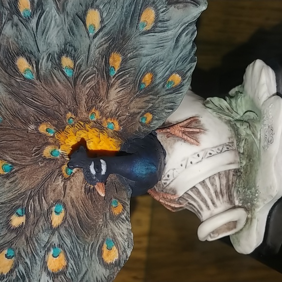 Giuseppe Armani Peacock Figurine - Picture 4 of 9
